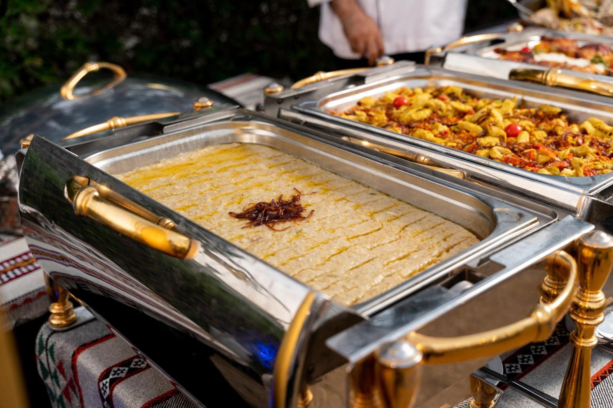 Sheraton Dammam Hotel & Convention Centre Екстериор снимка Hummus