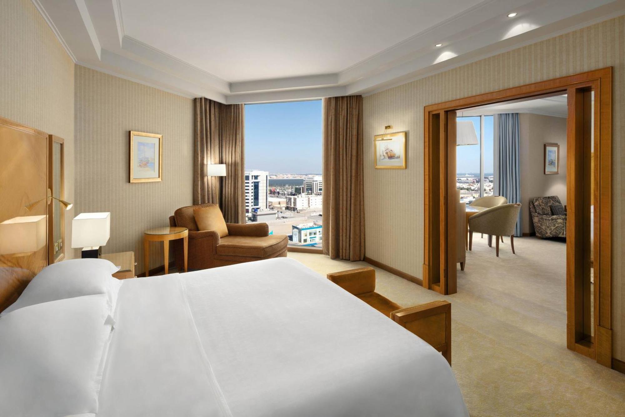 Sheraton Dammam Hotel & Convention Centre Екстериор снимка Suite