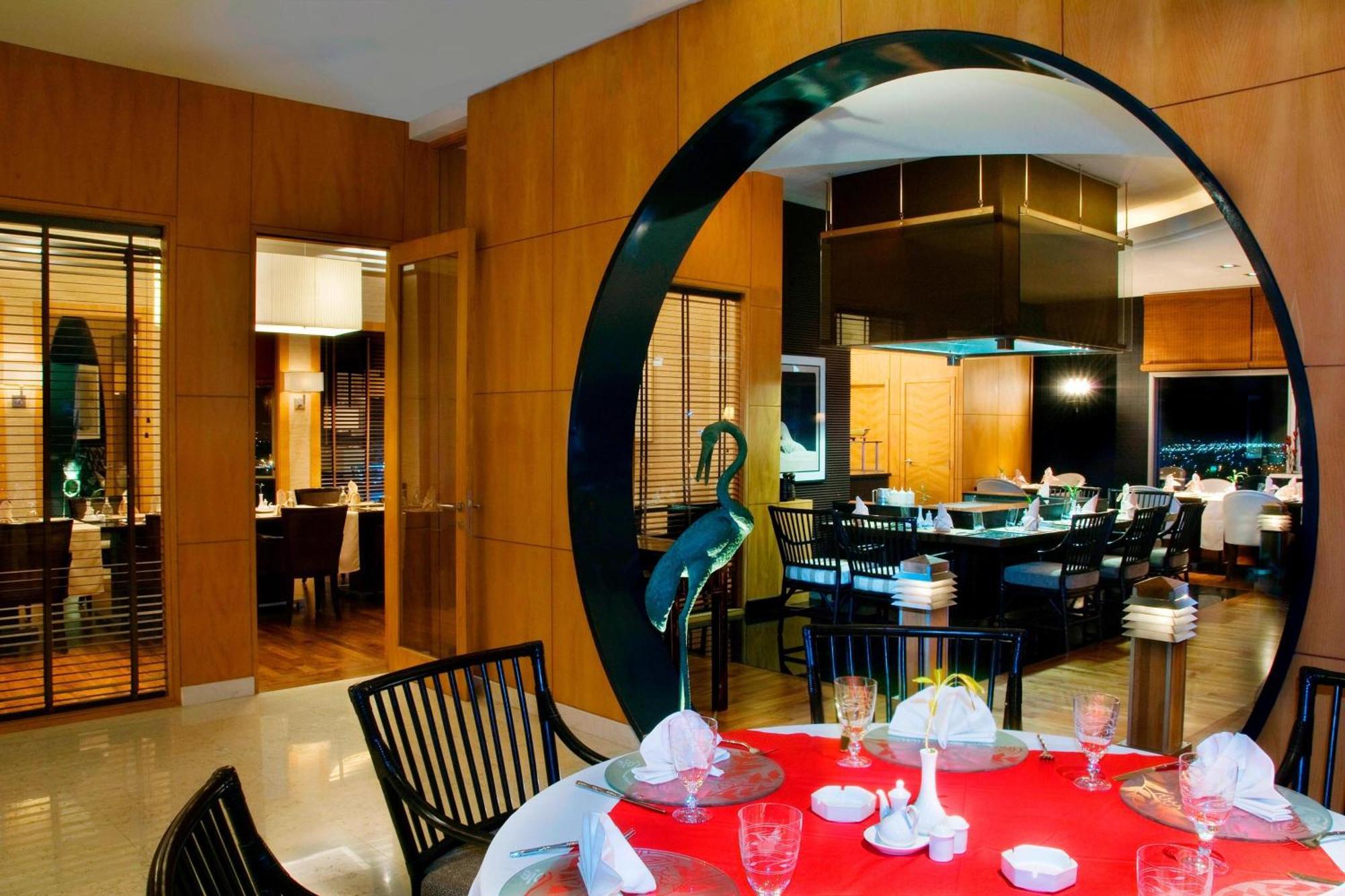 Sheraton Dammam Hotel & Convention Centre Екстериор снимка The interior of the restaurant