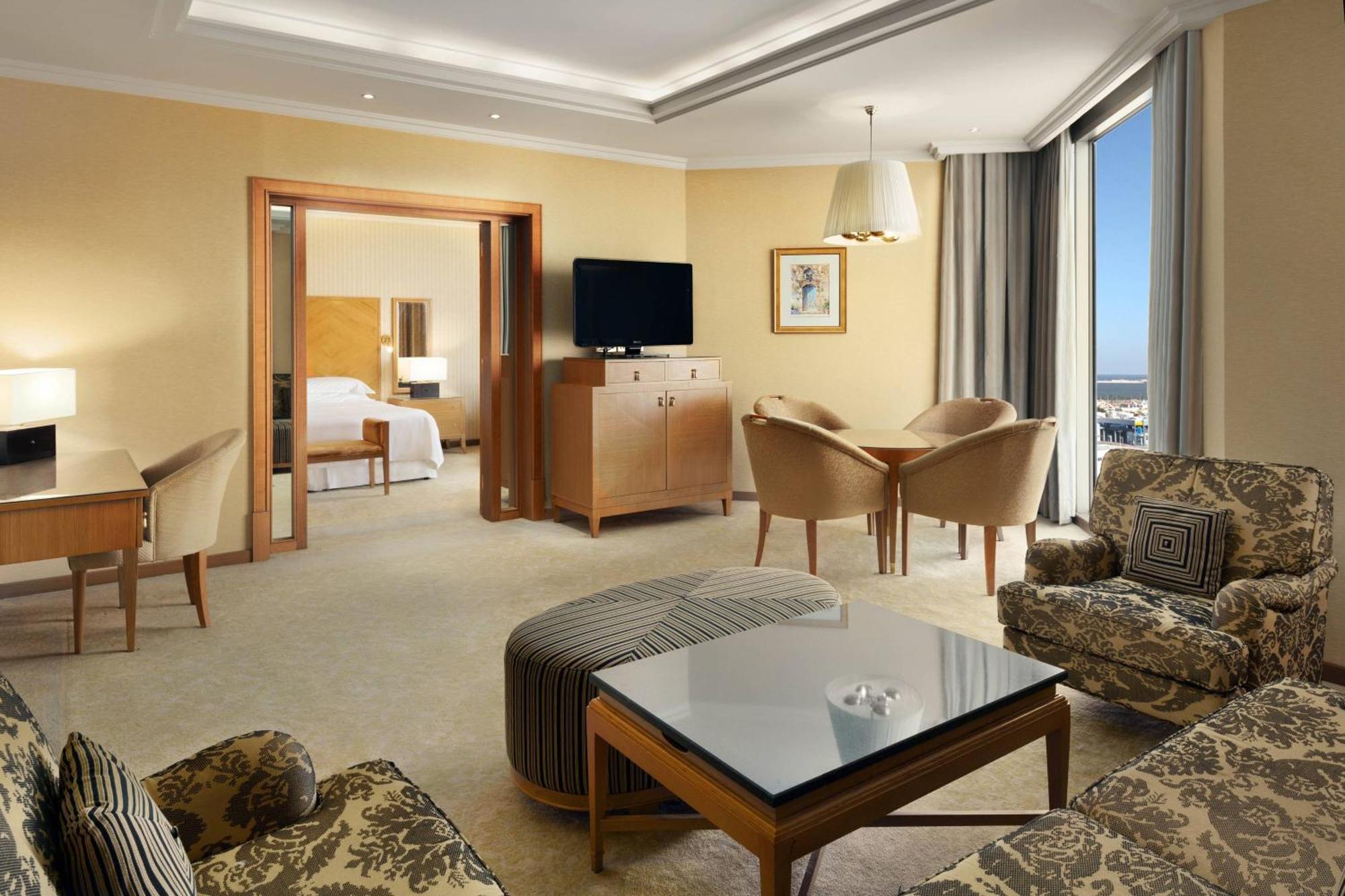 Sheraton Dammam Hotel & Convention Centre Екстериор снимка Suite