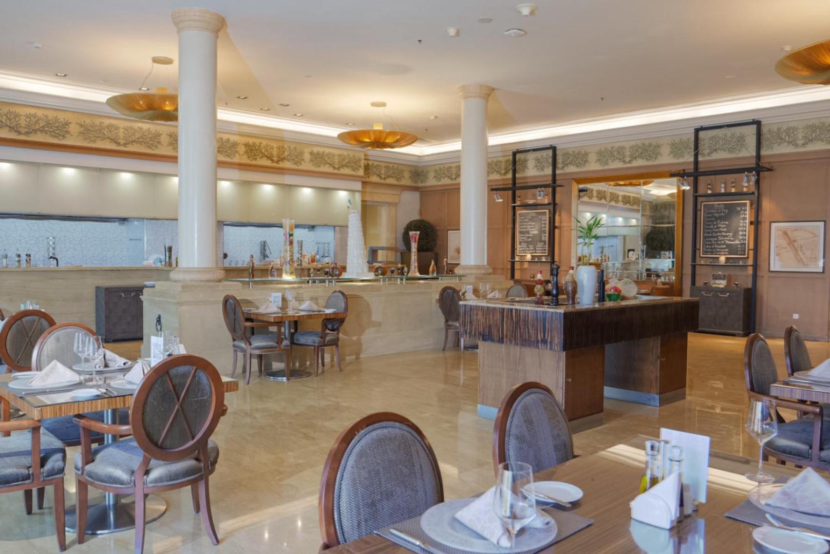 Sheraton Dammam Hotel & Convention Centre Екстериор снимка