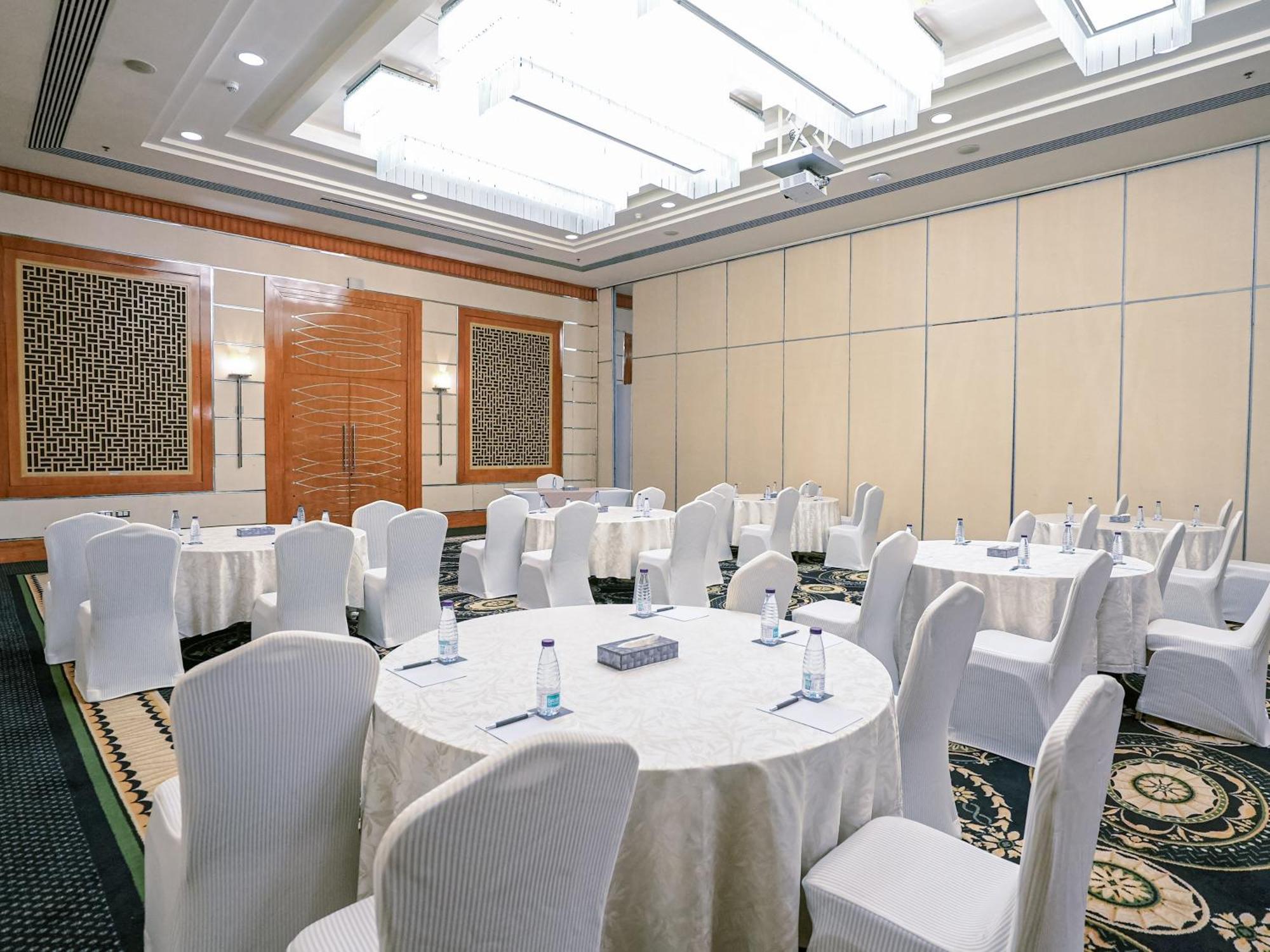 Sheraton Dammam Hotel & Convention Centre Екстериор снимка